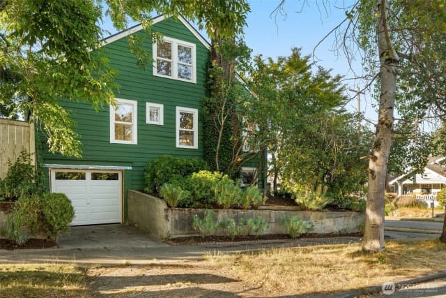 Property photo for 5803 Latona Avenue Ne, Seattle photo 2
