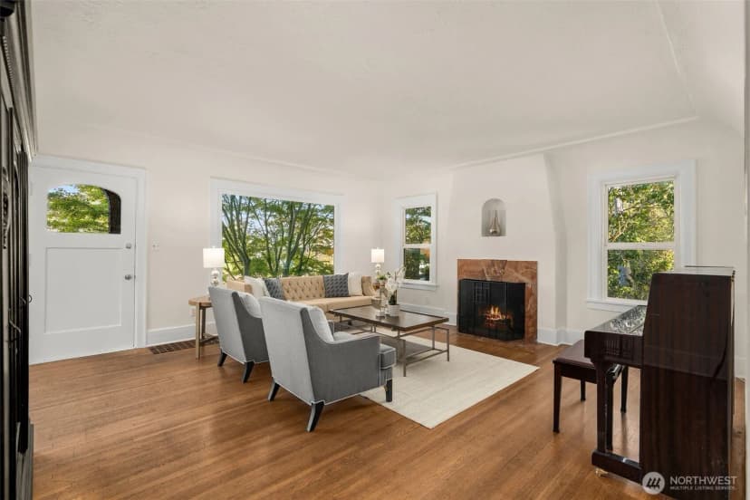 Property photo for 5803 Latona Avenue Ne, Seattle photo 6