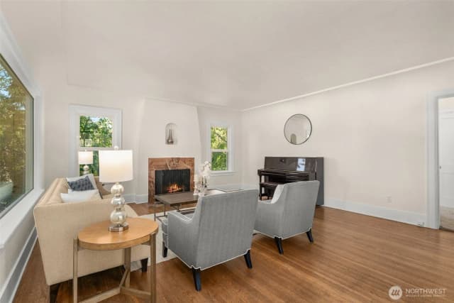 Property photo for 5803 Latona Avenue Ne, Seattle photo 5