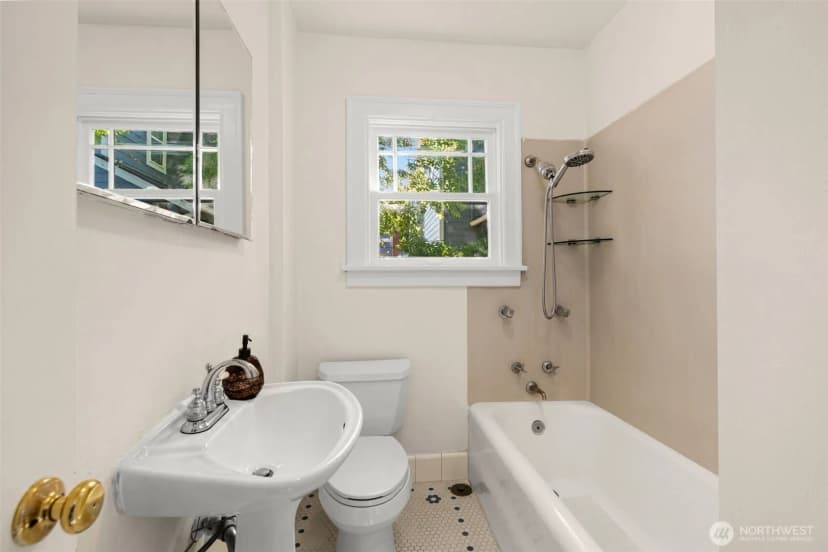 Property photo for 5803 Latona Avenue Ne, Seattle photo 28