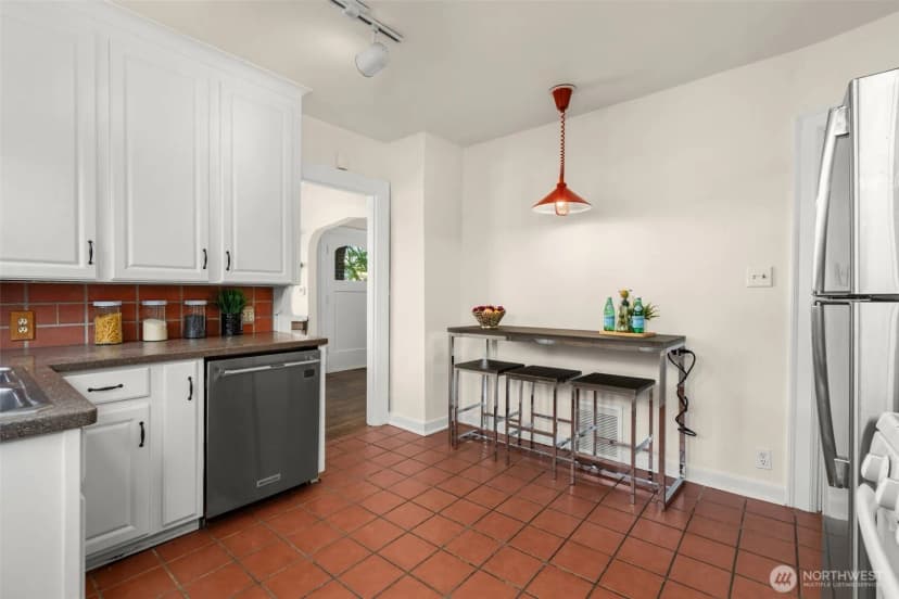 Property photo for 5803 Latona Avenue Ne, Seattle photo 10