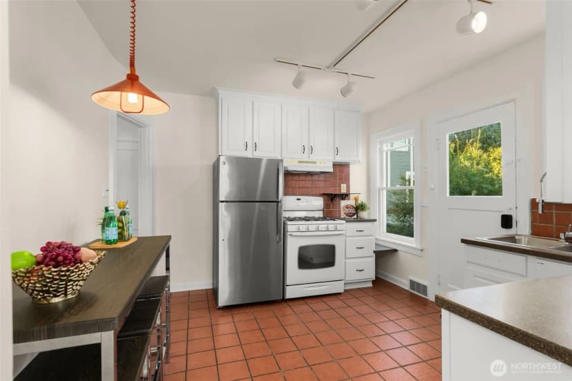 Property photo for 5803 Latona Avenue Ne, Seattle photo 36