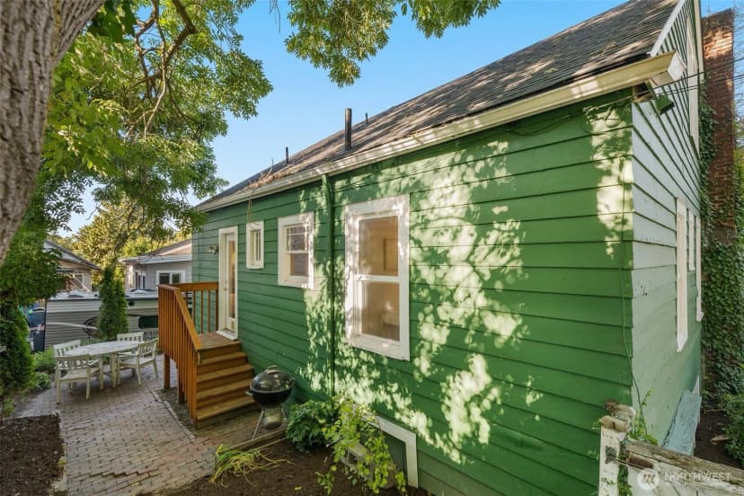 Property photo for 5803 Latona Avenue Ne, Seattle photo 18