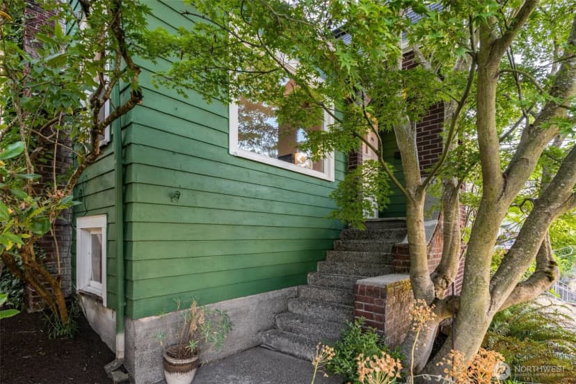 Property photo for 5803 Latona Avenue Ne, Seattle photo 11