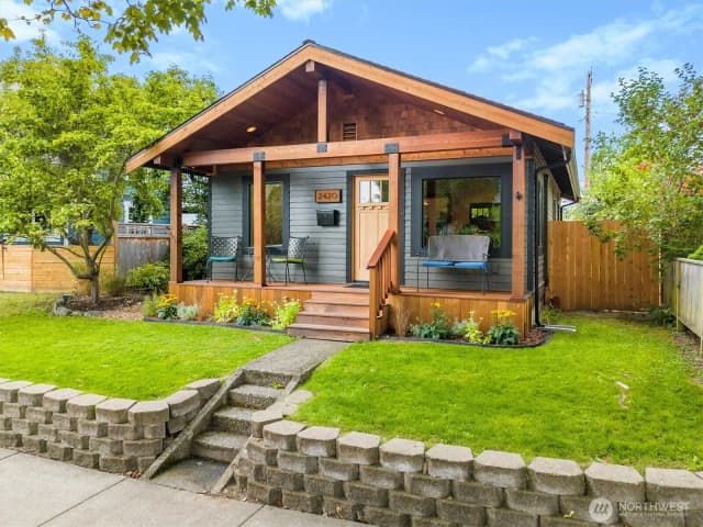 Property photo for 2420 Jaeger Street, Bellingham photo 2