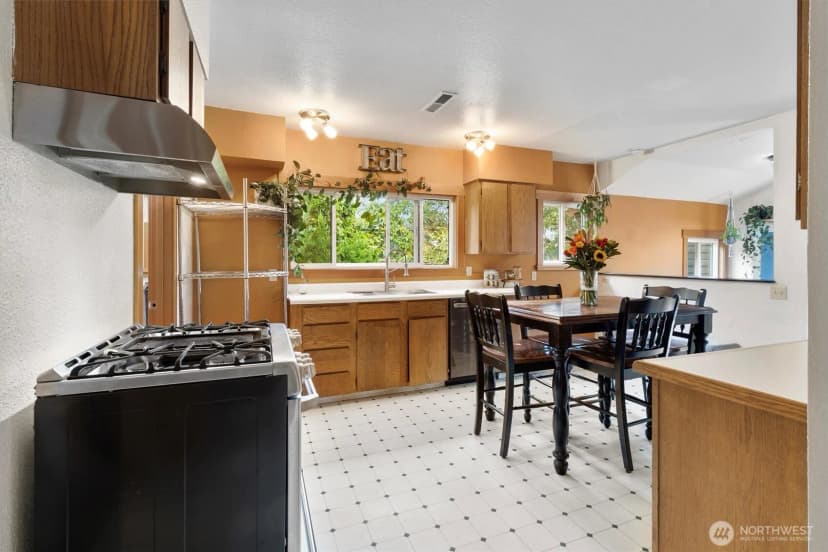 Property photo for 2420 Jaeger Street, Bellingham photo 11