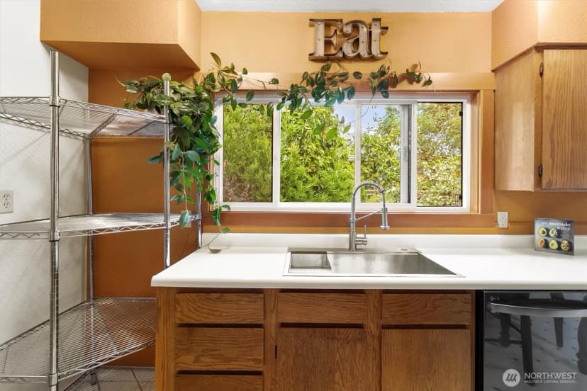 Property photo for 2420 Jaeger Street, Bellingham photo 15
