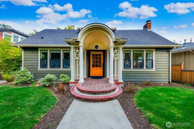 Property photo for 326 22nd Avenue E, Seattle