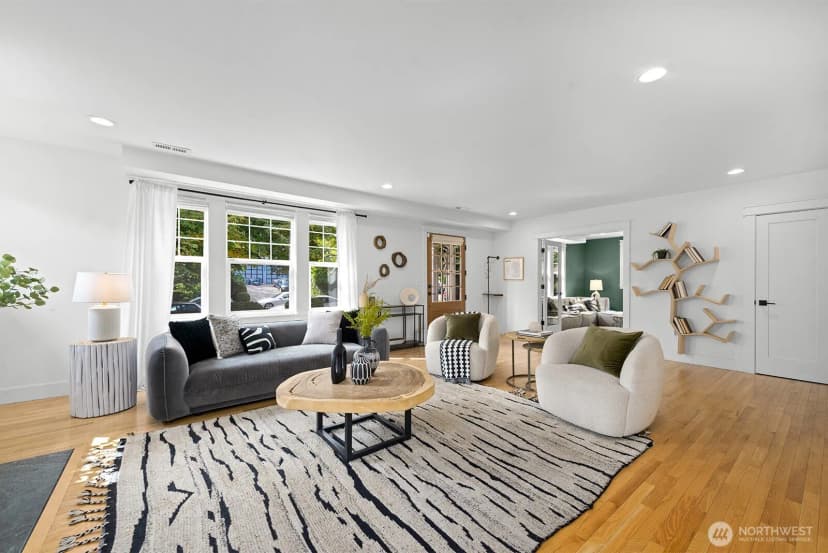 Property photo for 326 22nd Avenue E, Seattle photo 10