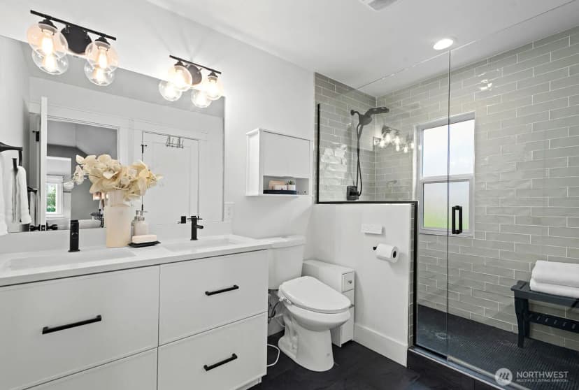 Property photo for 326 22nd Avenue E, Seattle photo 20