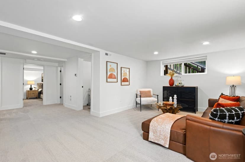 Property photo for 326 22nd Avenue E, Seattle photo 15
