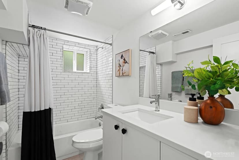 Property photo for 326 22nd Avenue E, Seattle photo 23