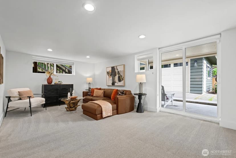 Property photo for 326 22nd Avenue E, Seattle photo 14