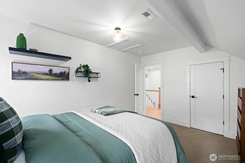 Property photo for 326 22nd Avenue E, Seattle photo 24