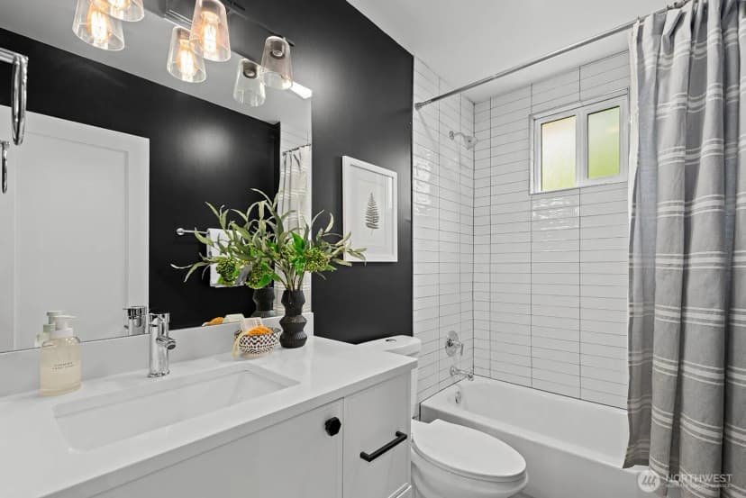 Property photo for 326 22nd Avenue E, Seattle photo 21