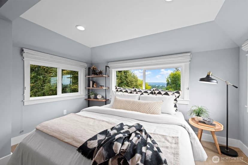 Property photo for 326 22nd Avenue E, Seattle photo 18