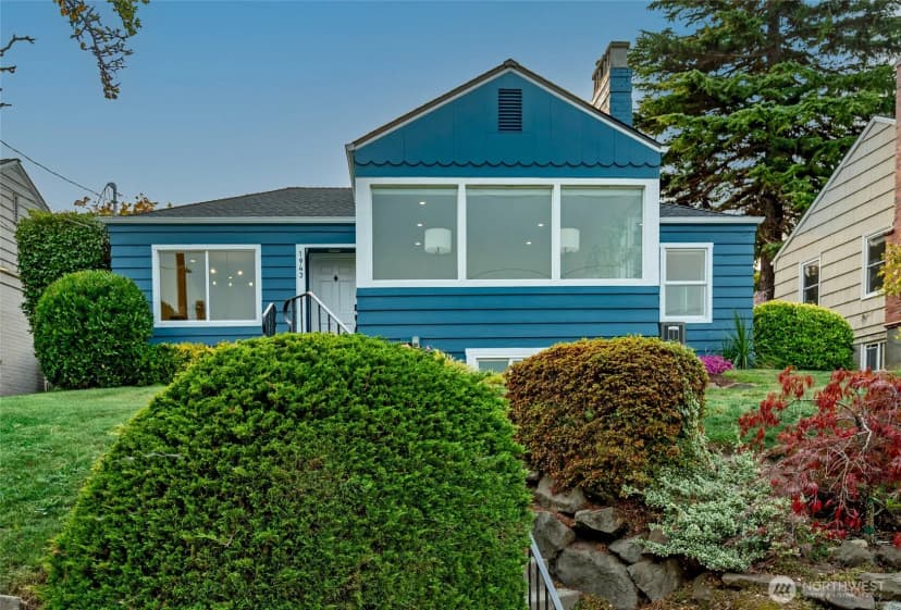 Property photo for 1943 34th Avenue W, Seattle photo 2
