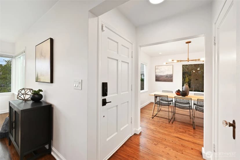 Property photo for 1943 34th Avenue W, Seattle photo 3