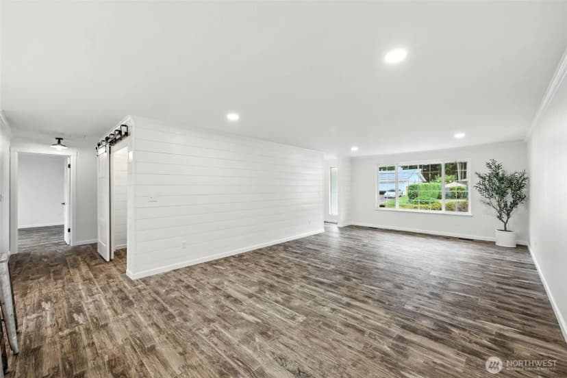 Property photo for 9803 62nd Street Ct W, University Place photo 4
