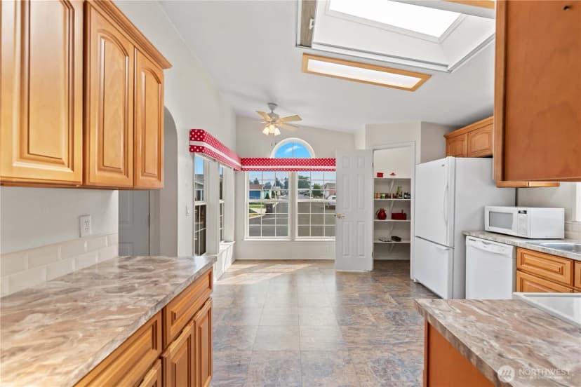 Property photo for 1814 Heritage Drive, Wenatchee photo 7