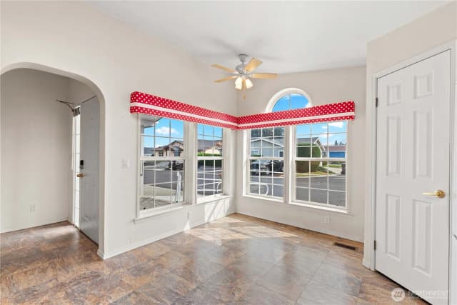 Property photo for 1814 Heritage Drive, Wenatchee photo 5