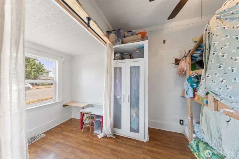 Property photo for 2018 Rockefeller Avenue, Everett photo 16