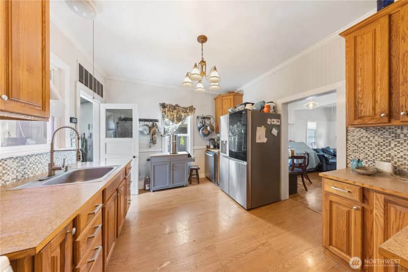 Property photo for 2018 Rockefeller Avenue, Everett photo 12
