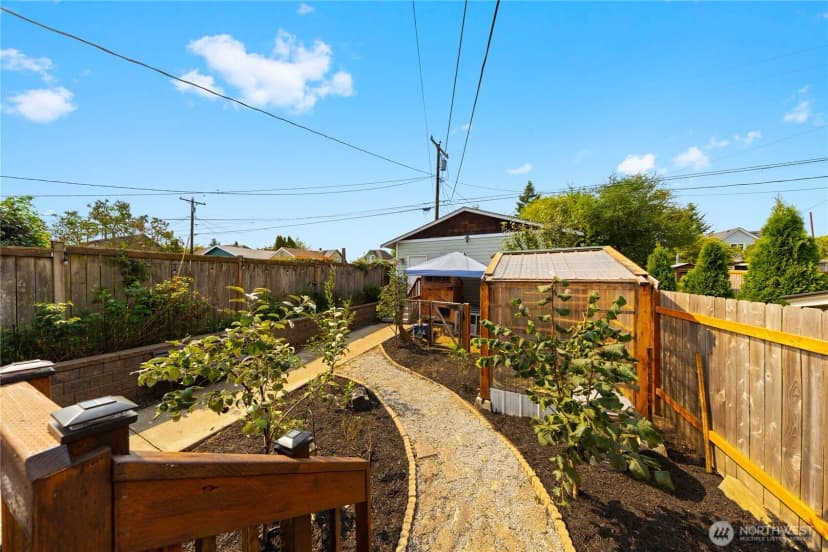 Property photo for 2018 Rockefeller Avenue, Everett photo 23