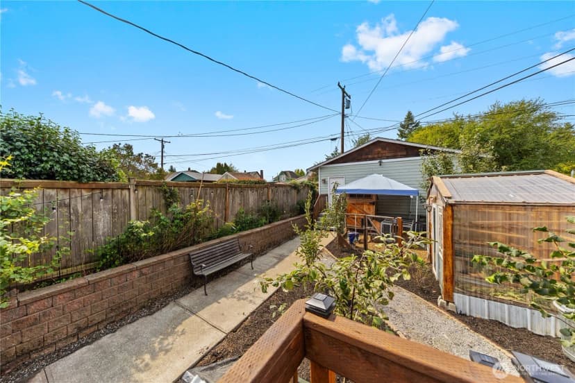Property photo for 2018 Rockefeller Avenue, Everett photo 24