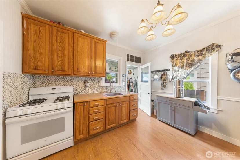 Property photo for 2018 Rockefeller Avenue, Everett photo 11