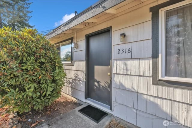 Property photo for 2316 Sw 328th Street, Federal Way photo 3