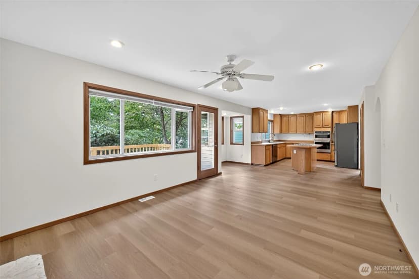 Property photo for 26109 Lake Wilderness Country Club Drive Se, Maple Valley photo 17