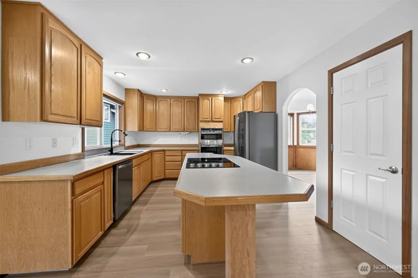 Property photo for 26109 Lake Wilderness Country Club Drive Se, Maple Valley photo 21