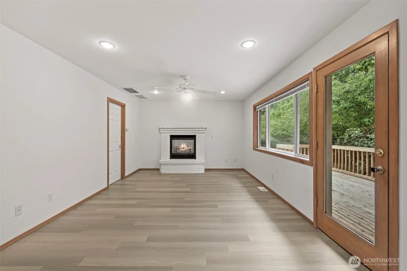 Property photo for 26109 Lake Wilderness Country Club Drive Se, Maple Valley photo 12