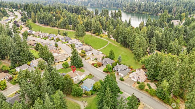 Property photo for 26109 Lake Wilderness Country Club Drive Se, Maple Valley photo 37