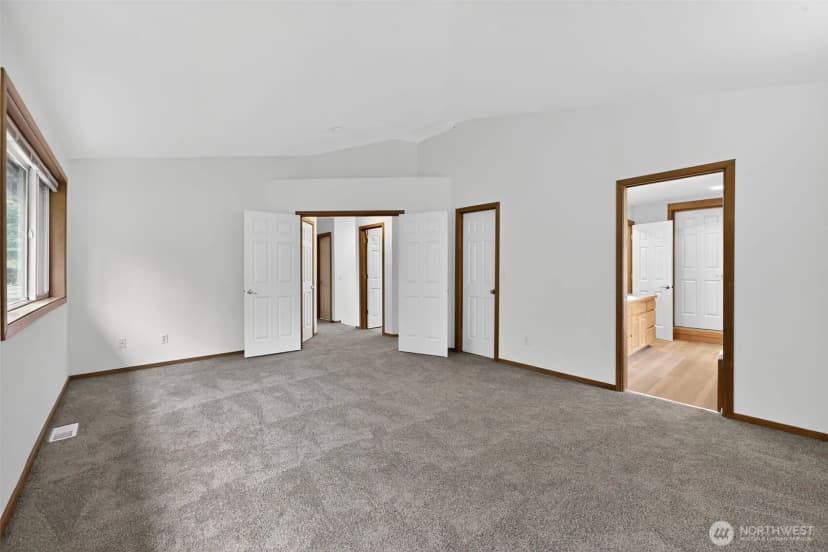Property photo for 26109 Lake Wilderness Country Club Drive Se, Maple Valley photo 31
