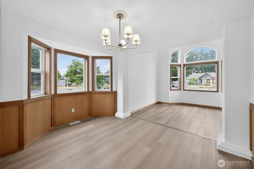 Property photo for 26109 Lake Wilderness Country Club Drive Se, Maple Valley photo 9