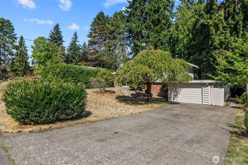 Property photo for 14234 Se 14th Street, Bellevue photo 2