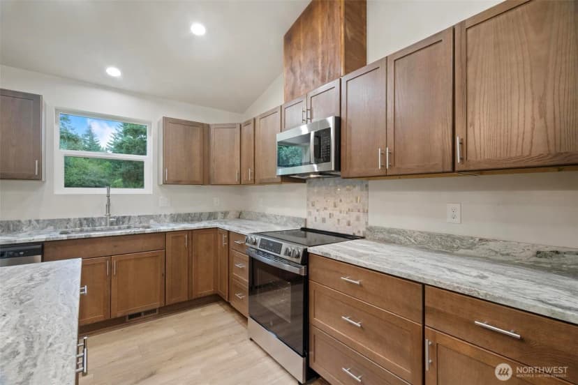Property photo for 903 Byham Road, Winlock photo 15