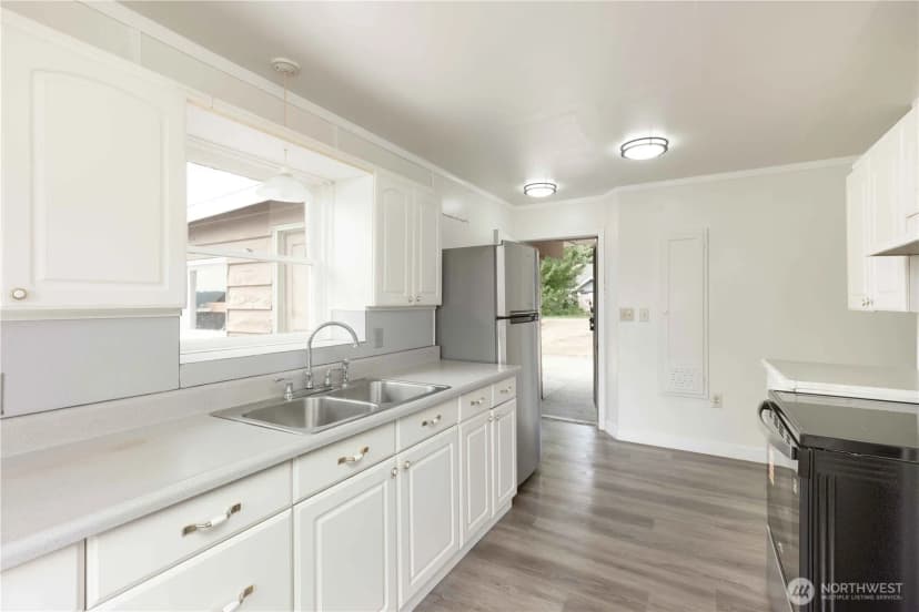 Property photo for 302 S Hartford Avenue, Bremerton photo 7