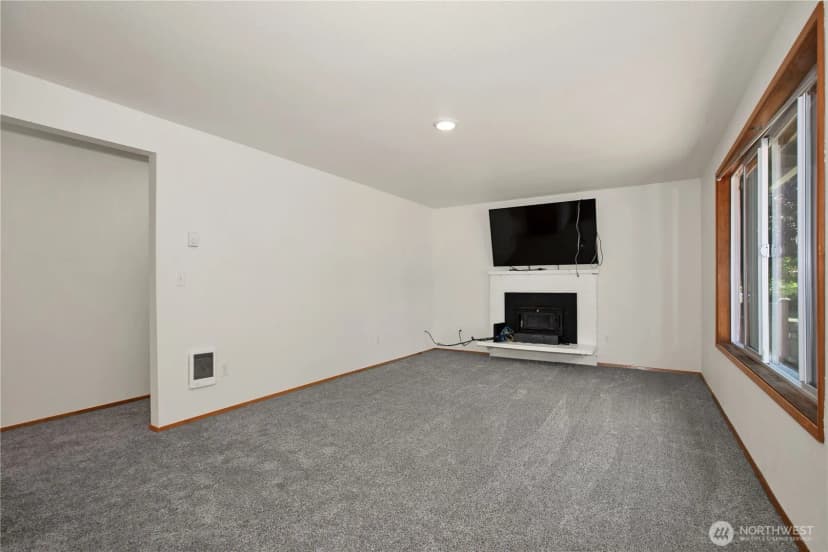 Property photo for 812 Dundee Road Nw, Olympia photo 4