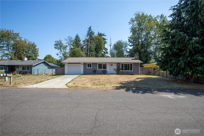 Property photo for 812 Dundee Road Nw, Olympia