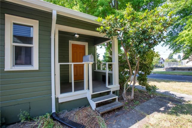 Property photo for 1001 Legion Way Se, Olympia photo 2