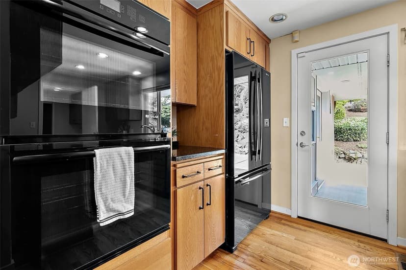 Property photo for 108 Monterey Place Ne, Renton photo 11