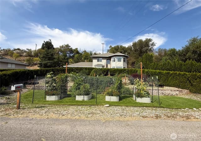 Property photo for 6 Valley View Park Drive, Omak photo 2