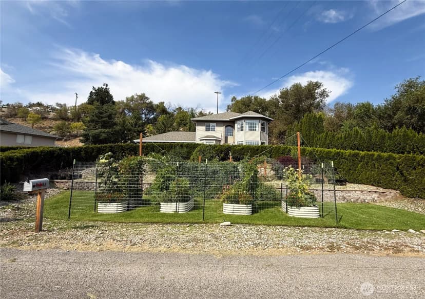 Property photo for 6 Valley View Park Drive, Omak photo 2