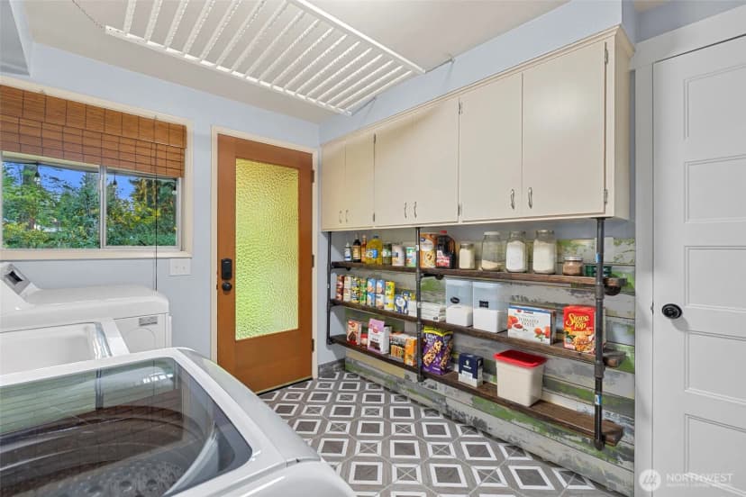 Property photo for 1519 Meadowlark Lane, Mount Vernon photo 15