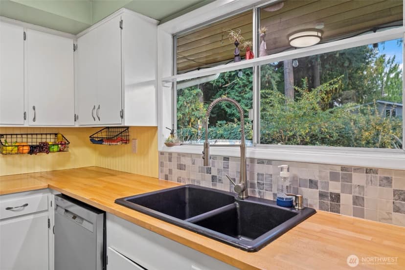 Property photo for 1519 Meadowlark Lane, Mount Vernon photo 11