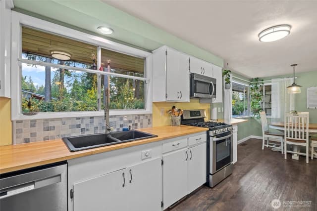 Property photo for 1519 Meadowlark Lane, Mount Vernon photo 2