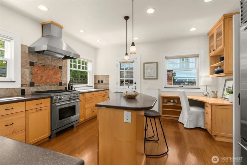 Property photo for 469 Lynn Street, Seattle photo 11